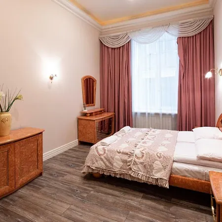 Old 2 Bedroom Vecpilsetas Street * ריגה