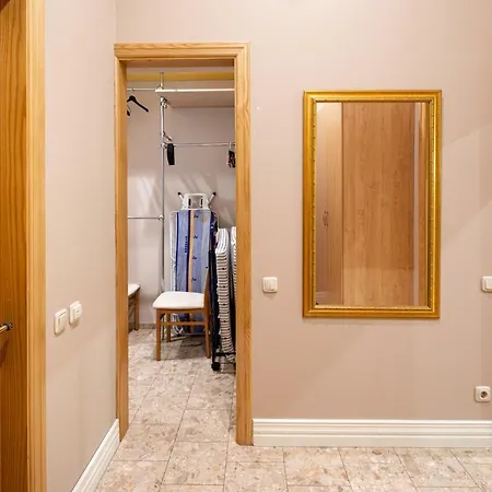 Old 2 Bedroom Vecpilsetas Street דירה ריגה