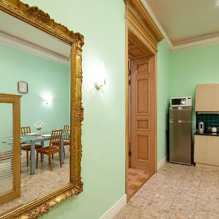 Old 2 Bedroom Vecpilsetas Street * ריגה